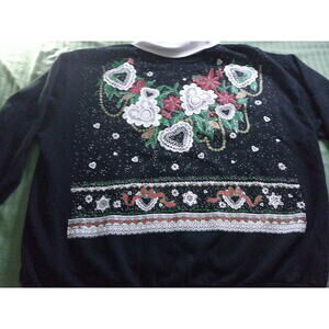 124 Festive Vintage Christmas Sweatshirt w/Lace and Floral Design, Granny Core